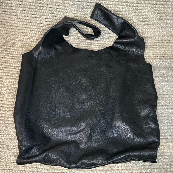 BAGGU Handbags - NWOT BAGGU black leather tote shopping bag